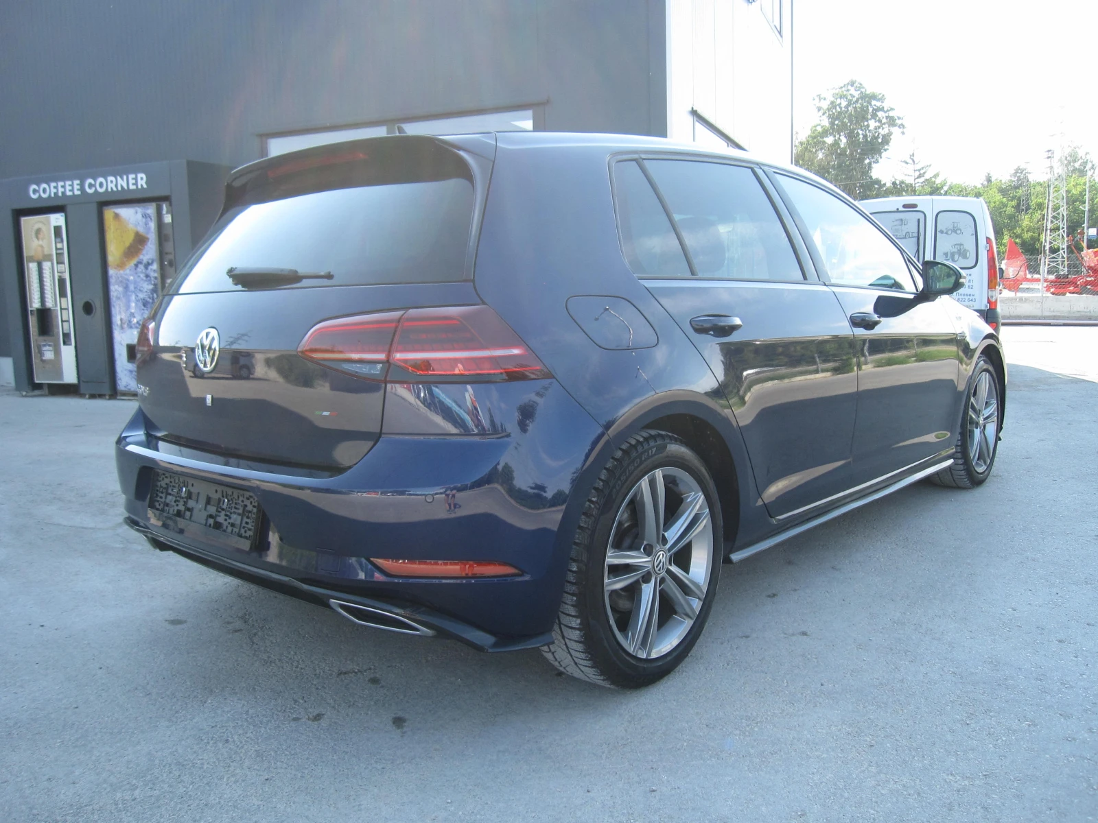 VW Golf R-Line, 1, 6-TDI, Digital, Matrix, снимка 4 - Автомобили и джипове - 55656056