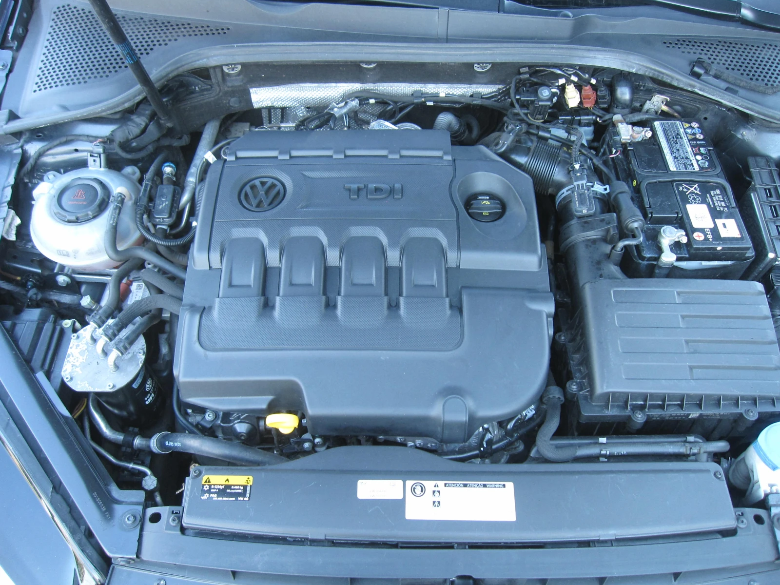 VW Golf R-Line, 1, 6-TDI, Digital, Matrix, снимка 14 - Автомобили и джипове - 55656056