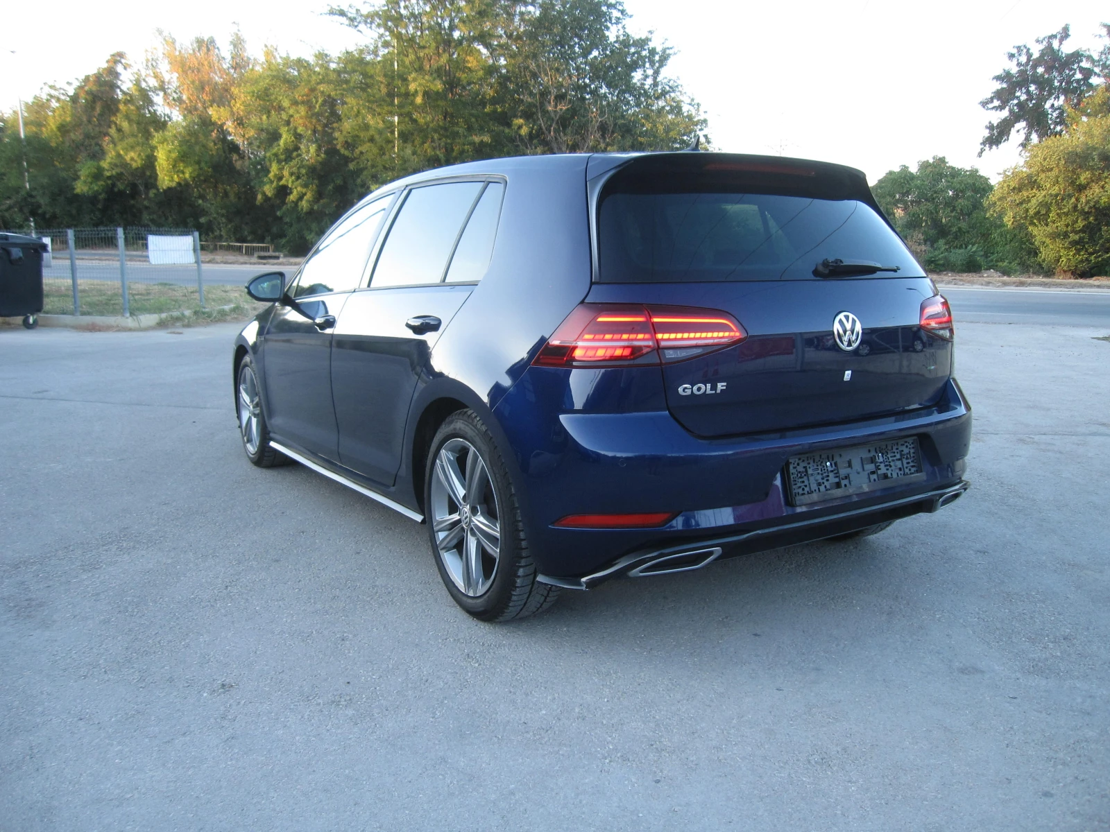 VW Golf R-Line, 1, 6-TDI, Digital, Matrix, снимка 3 - Автомобили и джипове - 55656056