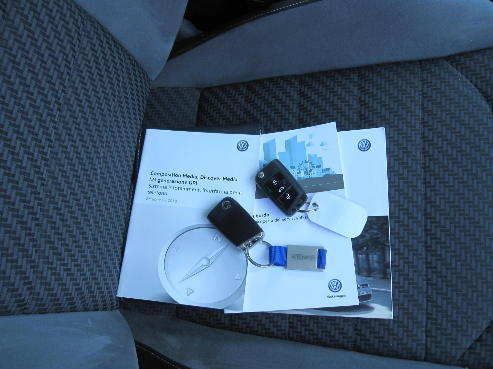 VW Golf R-Line, 1, 6-TDI, Digital, Matrix, снимка 13 - Автомобили и джипове - 55656056