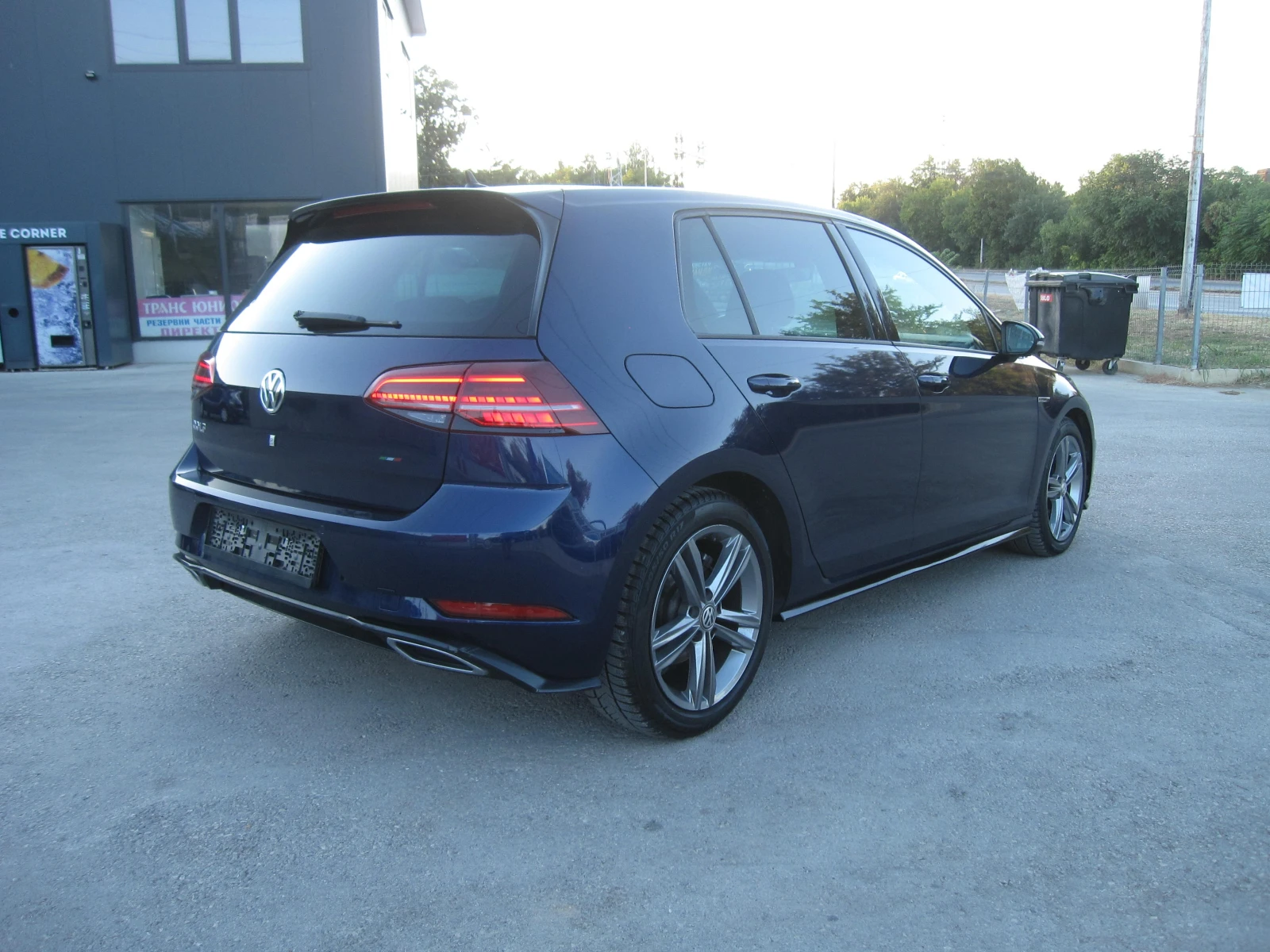 VW Golf R-Line, 1, 6-TDI, Digital, Matrix, снимка 4 - Автомобили и джипове - 55656056