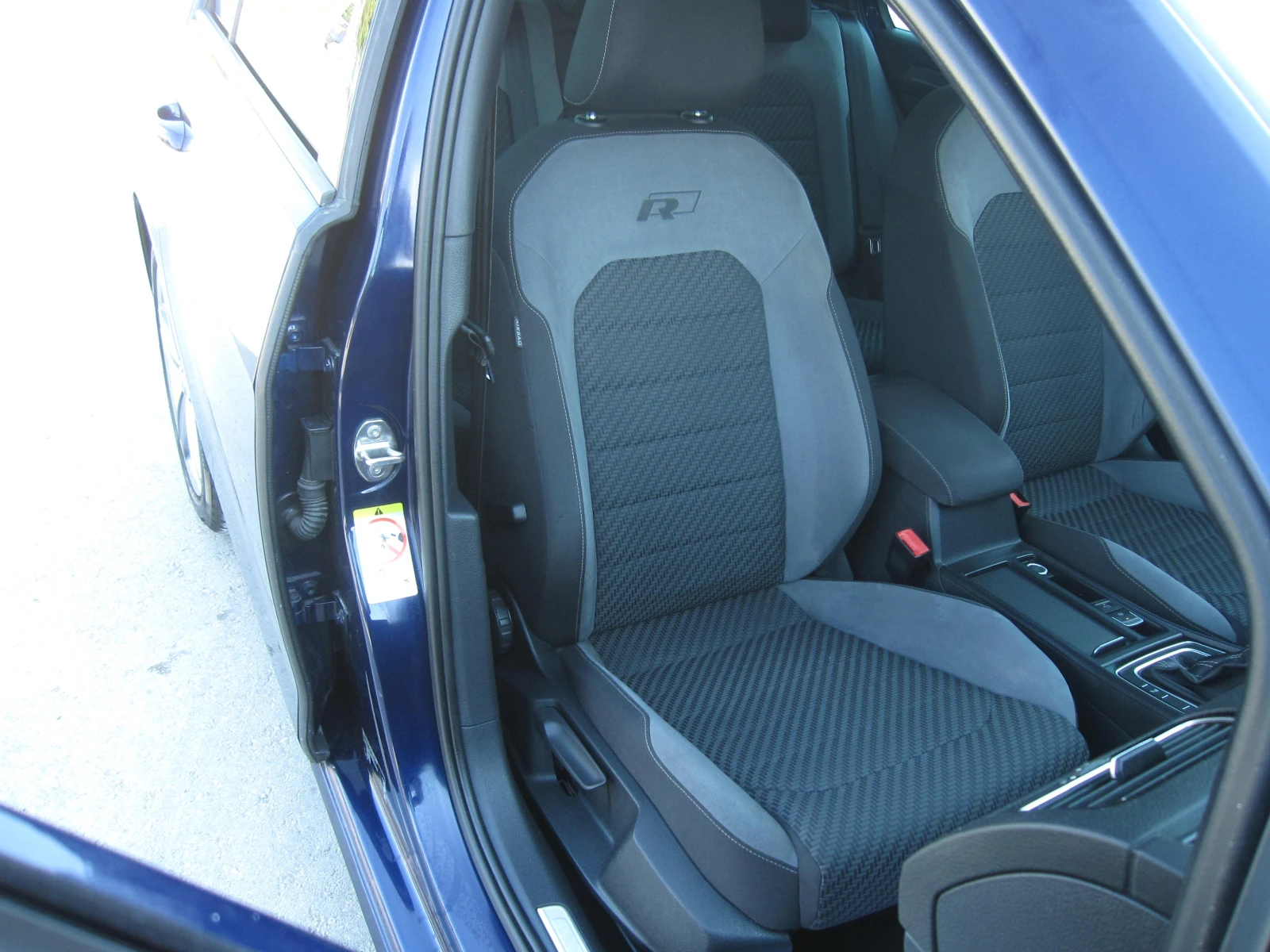 VW Golf R-Line, 1, 6-TDI, Digital, Matrix, снимка 10 - Автомобили и джипове - 55656056