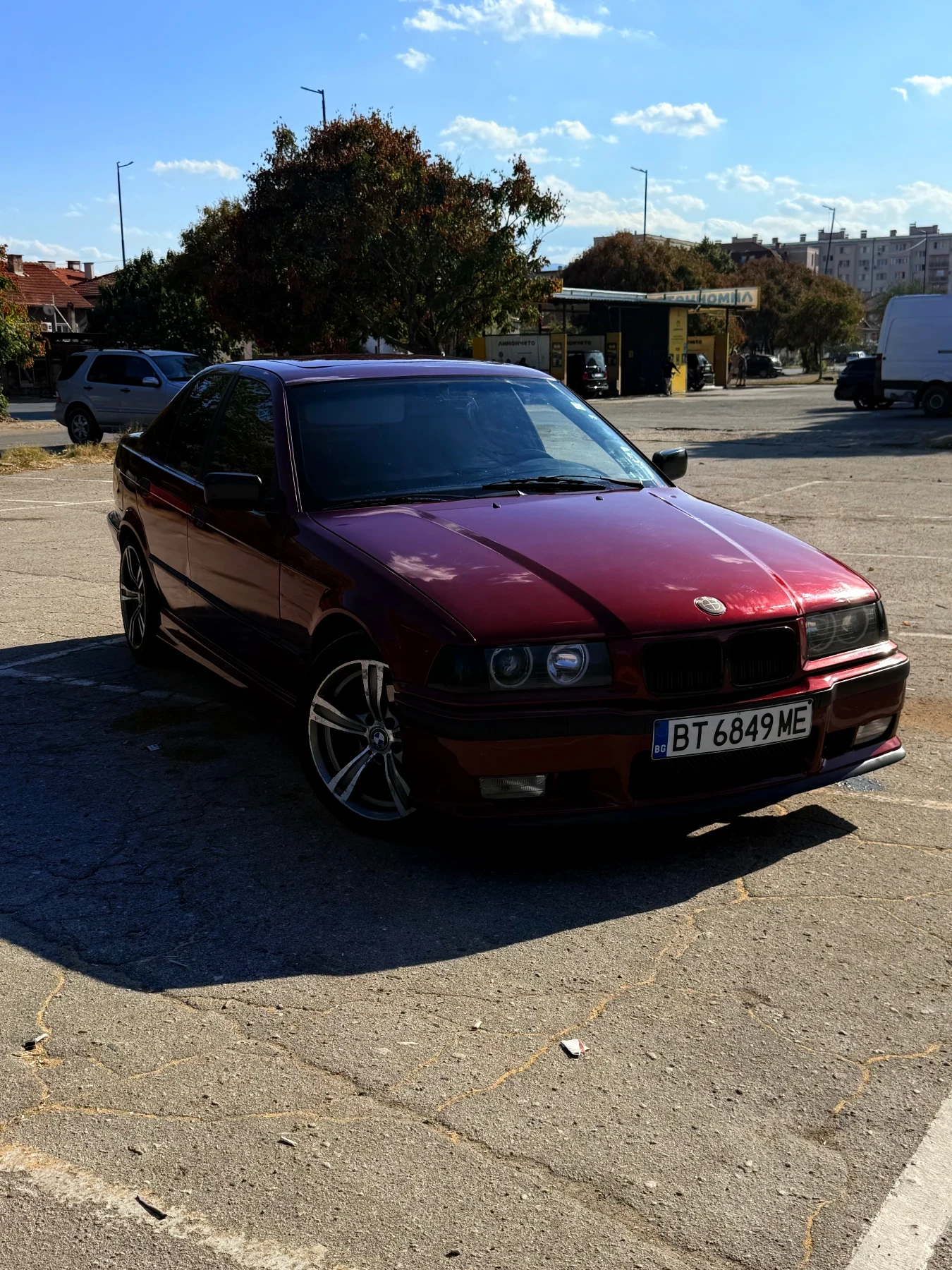 BMW 320, снимка 2 - Автомобили и джипове - 55837371
