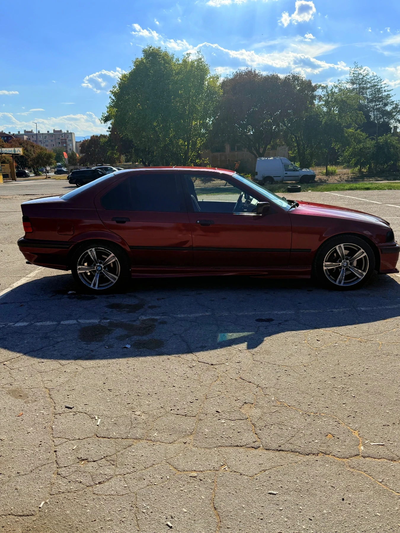 BMW 320, снимка 8 - Автомобили и джипове - 55837371