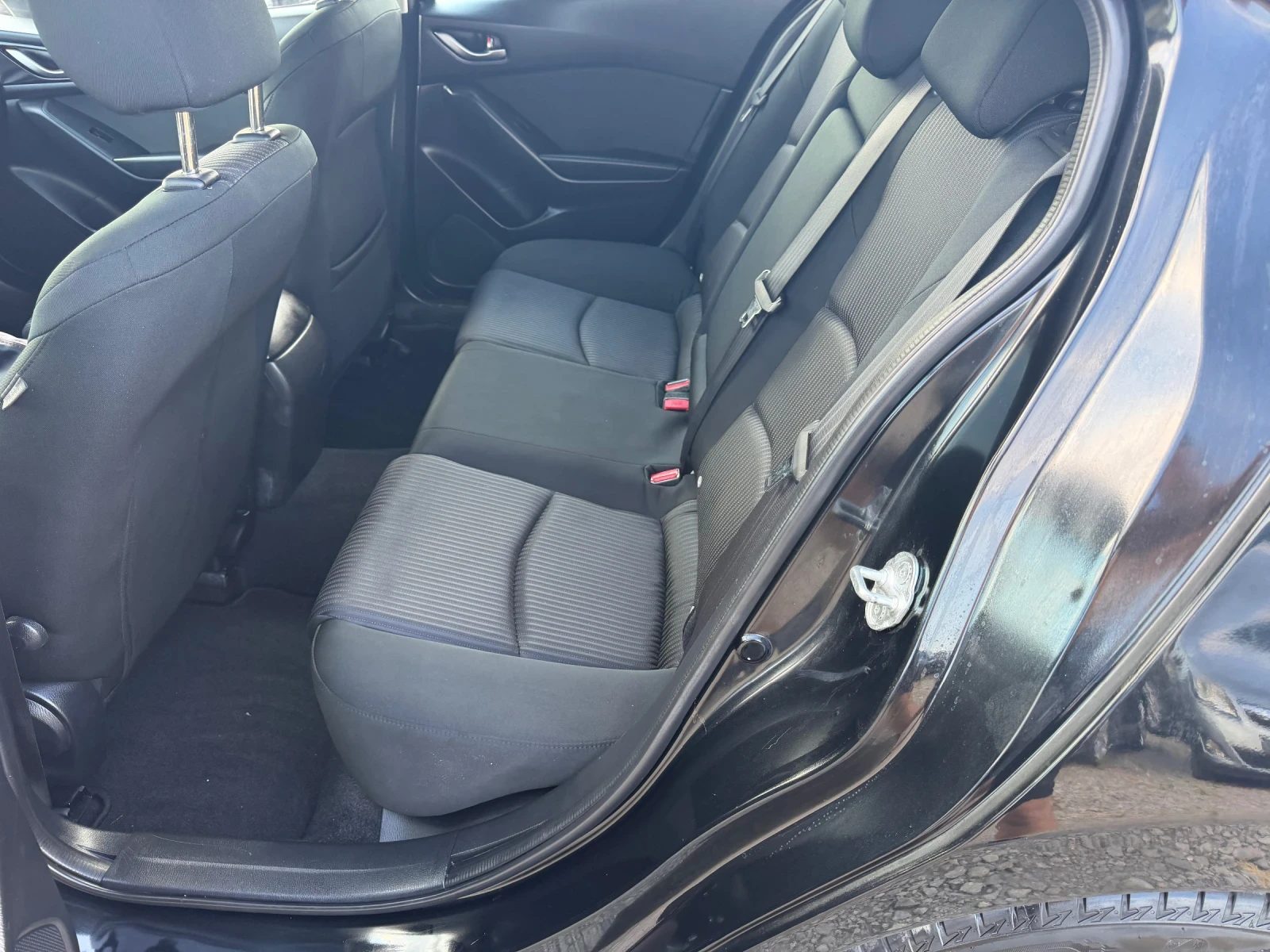Mazda 3 1.5 ШВЕЙЦАРИЯ 95000км. , снимка 14 - Автомобили и джипове - 56330696