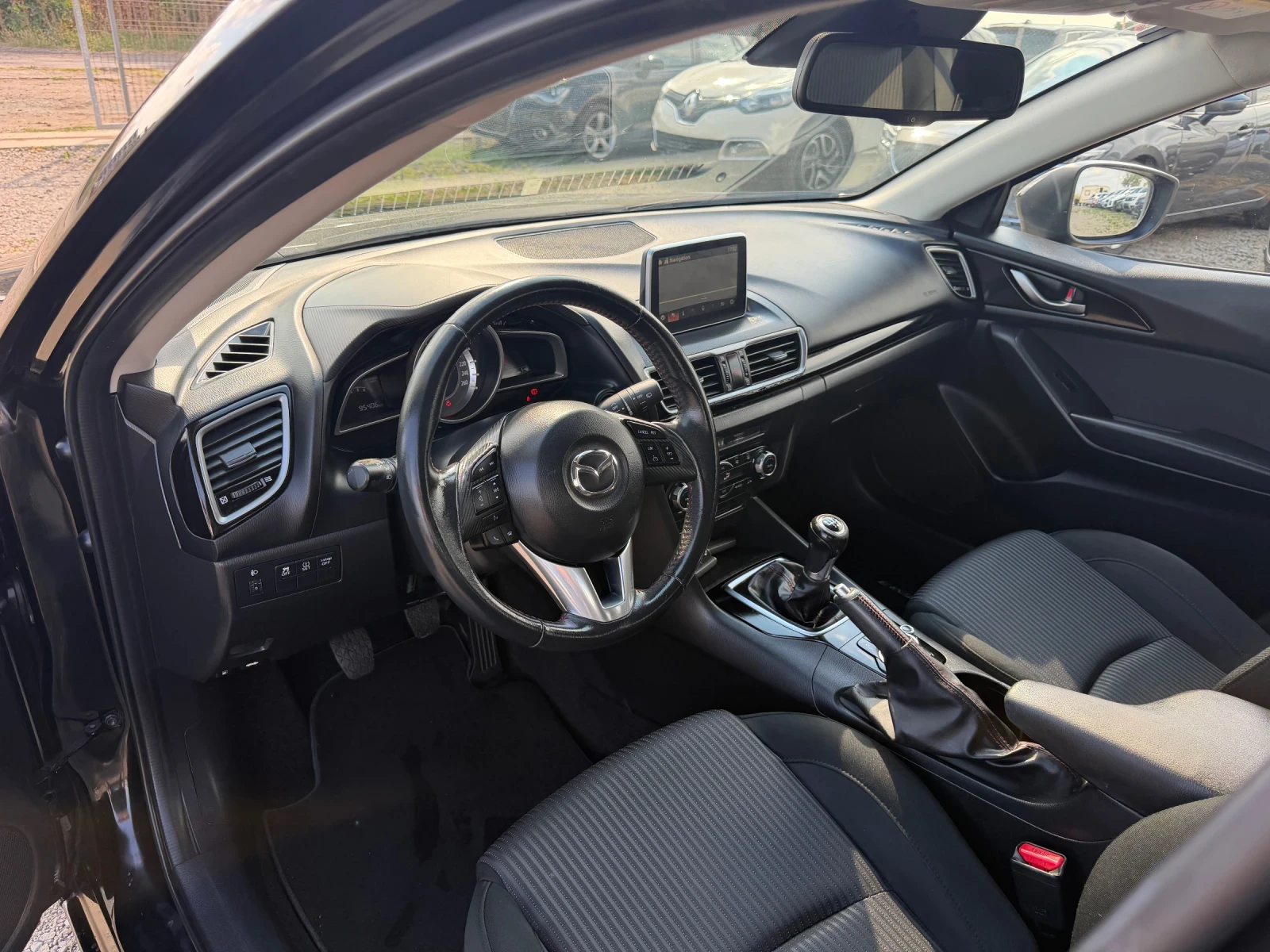 Mazda 3 1.5 ШВЕЙЦАРИЯ 95000км. , снимка 16 - Автомобили и джипове - 56330696