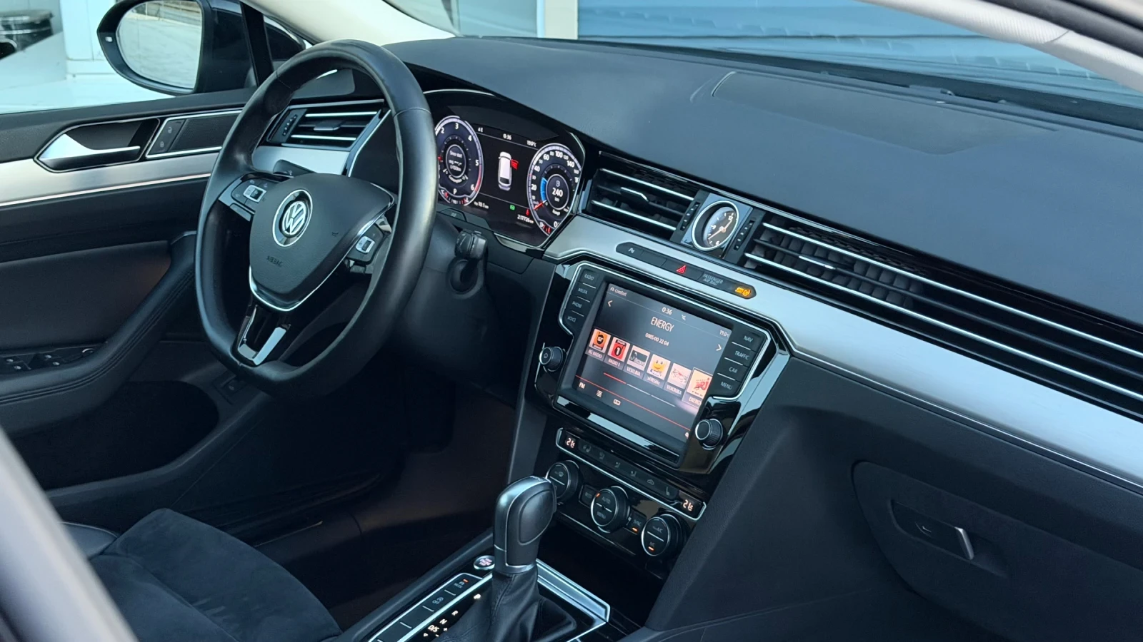 VW Passat 2.0 Highline, снимка 9 - Автомобили и джипове - 56602520