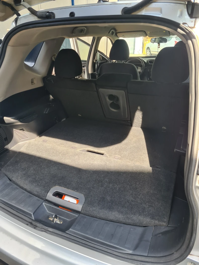 Nissan Rogue, снимка 9 - Автомобили и джипове - 52280391