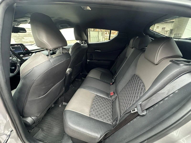 Toyota C-HR 2.0 HYBRID, снимка 11 - Автомобили и джипове - 52825272