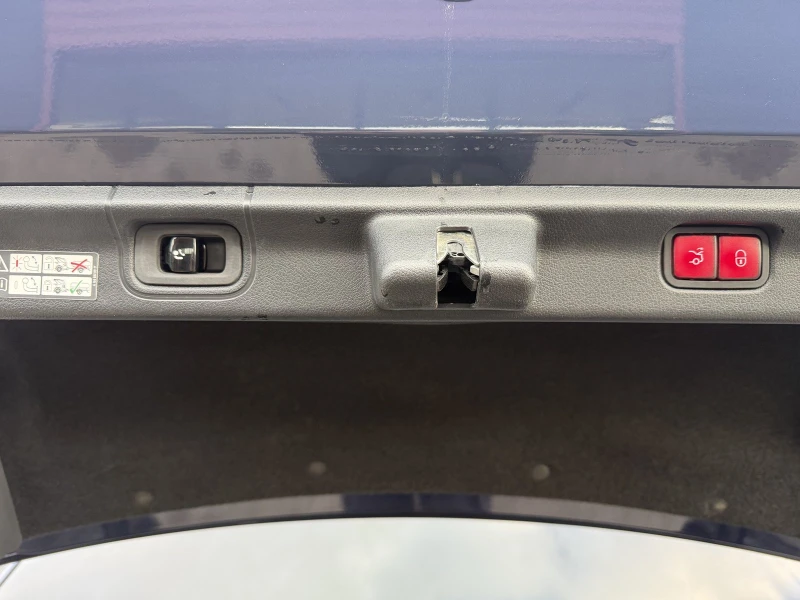 Mercedes-Benz EQE 350 AMG 4-MATIC, снимка 16 - Автомобили и джипове - 53200738