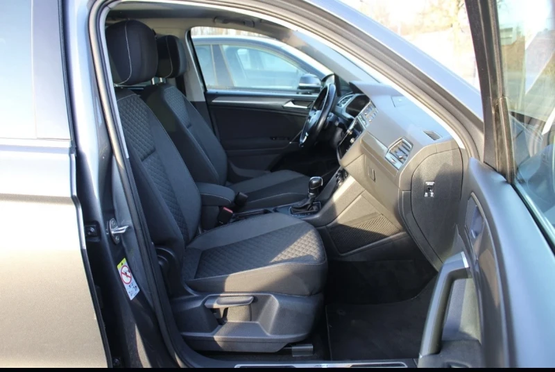 VW Tiguan Pano* LED* Automatic* Лизинг, снимка 3 - Автомобили и джипове - 53413567