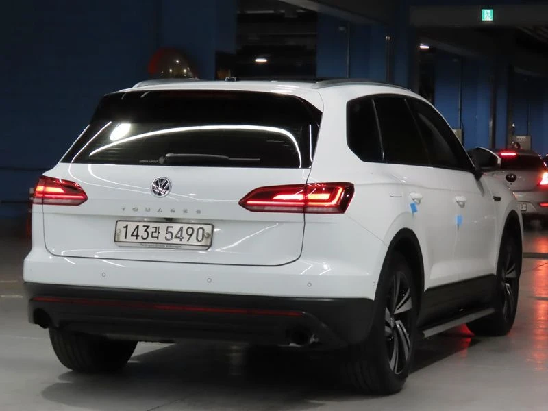 VW Touareg 3.0 TDI Premium| 258к.с.| ВКЛ.ТЕХНОТЕСТ, снимка 2 - Автомобили и джипове - 55309594