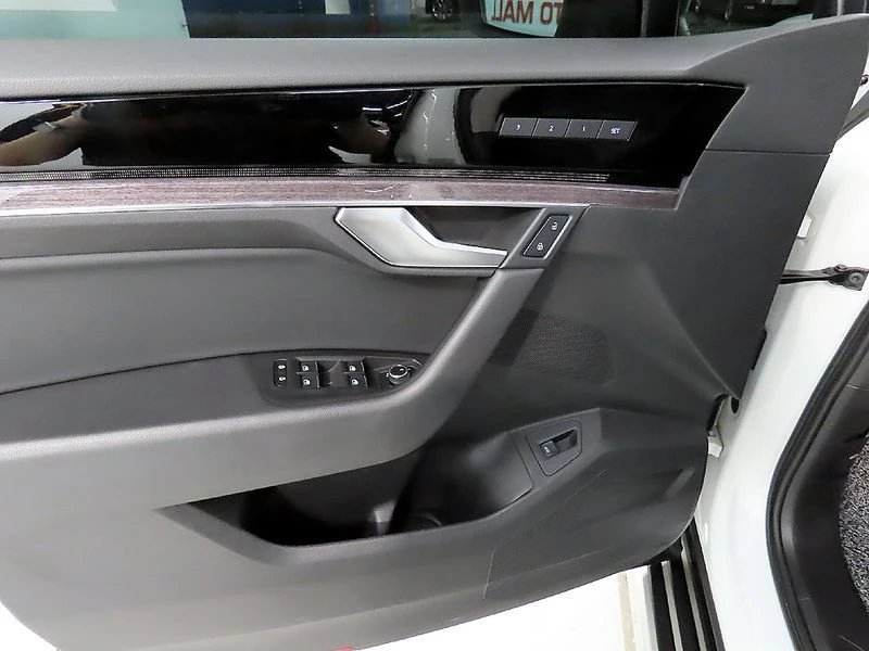 VW Touareg 3.0 TDI Premium| 258к.с.| ВКЛ.ТЕХНОТЕСТ, снимка 12 - Автомобили и джипове - 55309594