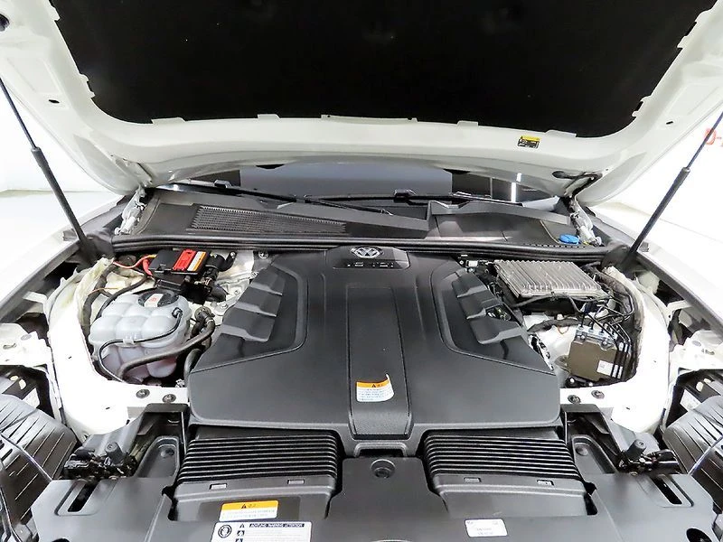 VW Touareg 3.0 TDI Premium| 258к.с.| ВКЛ.ТЕХНОТЕСТ, снимка 6 - Автомобили и джипове - 55309594
