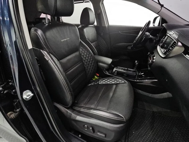 Kia Sorento 2.2 CRDI 4WD - САМО 30% АВАНС, снимка 11 - Автомобили и джипове - 56017293