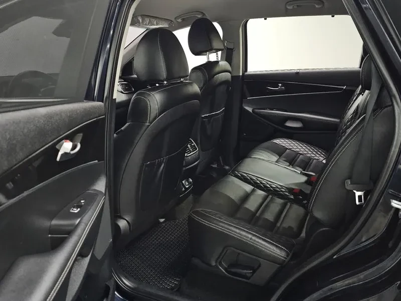Kia Sorento 2.2 CRDI 4WD - САМО 30% АВАНС, снимка 13 - Автомобили и джипове - 56017293
