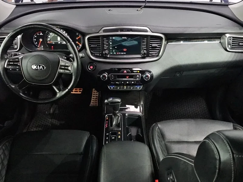 Kia Sorento 2.2 CRDI 4WD - САМО 30% АВАНС, снимка 7 - Автомобили и джипове - 56017293
