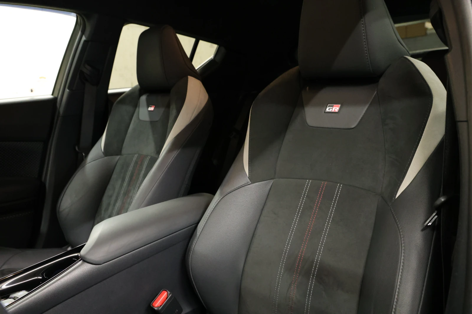 Toyota C-HR GR Sport JBL - изображение 6