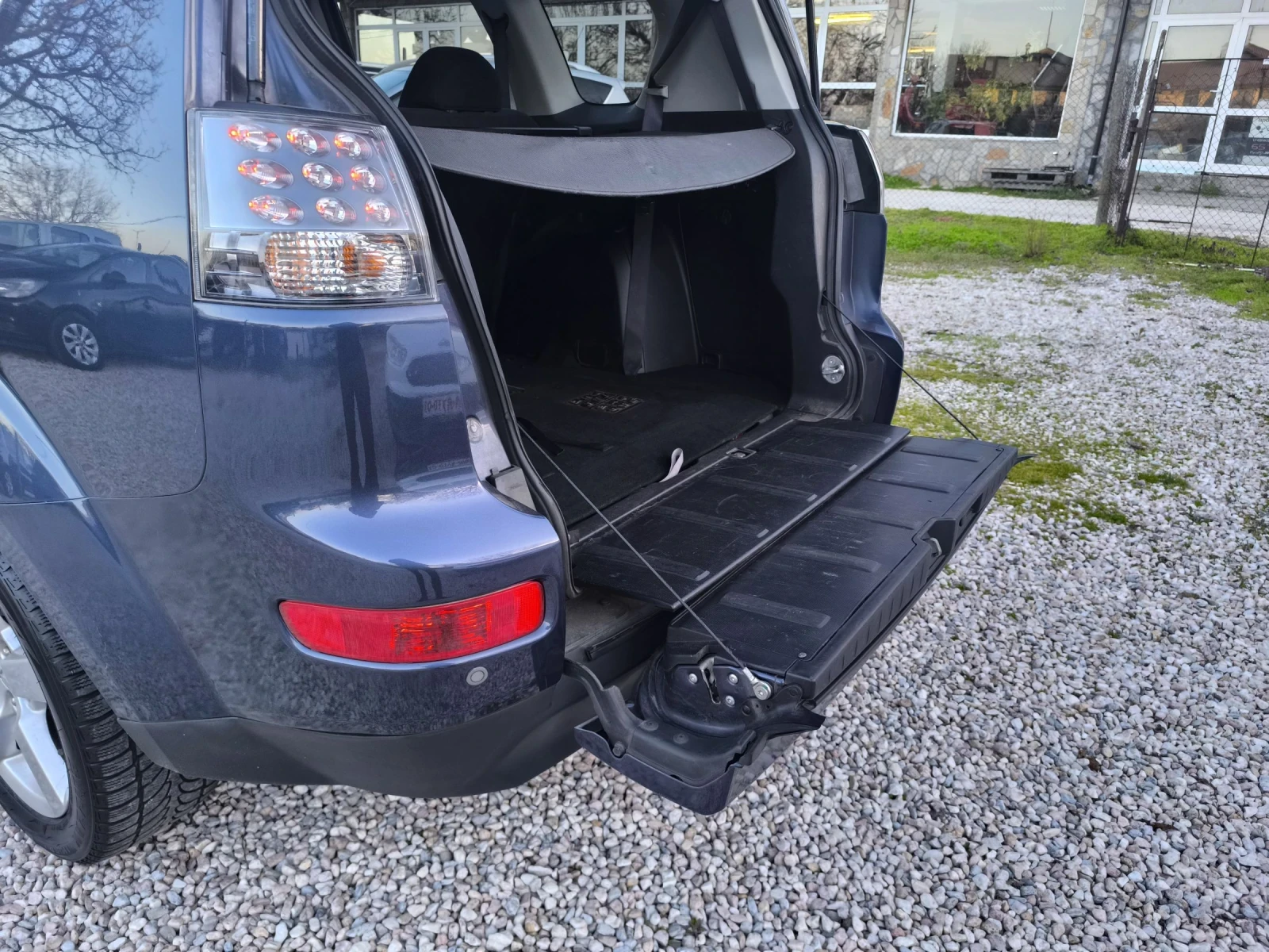 Mitsubishi Outlander 4x4 7 mesta | Mobile.bg � ����������� 8