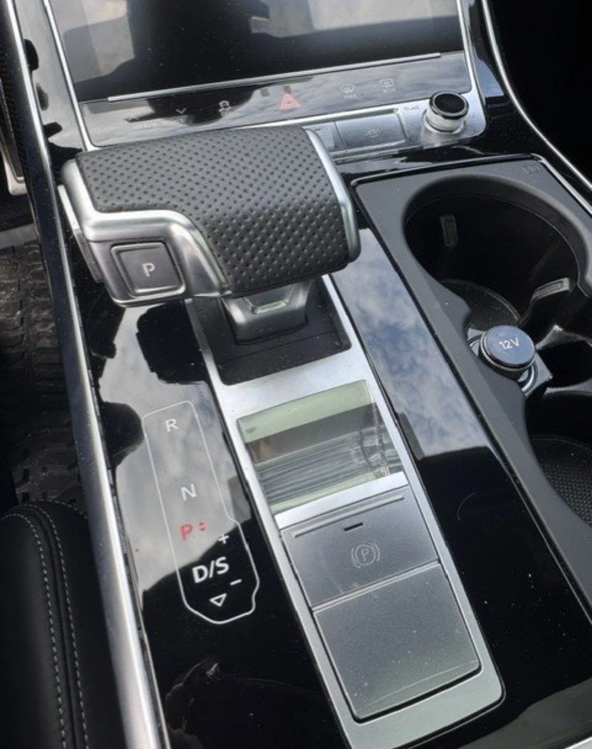 Audi SQ7 4.0T * PREMIUM PLUS EDITION * 67062KM * 2024 * , снимка 9 - Автомобили и джипове - 54761185