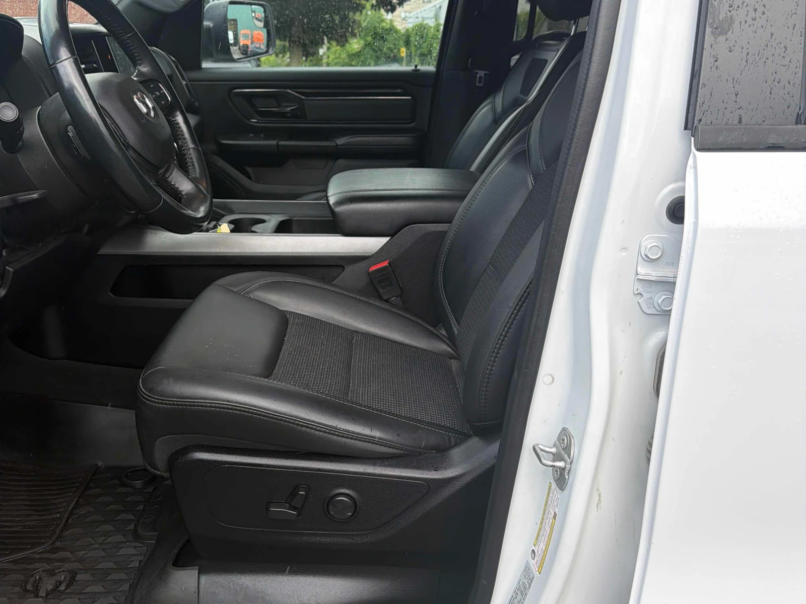 Dodge RAM 1500 * Big Horn * АВТОКРЕДИТ * ГЛАВНО ПРЕДСТАВИТЕЛСТВО, снимка 7 - Автомобили и джипове - 56132719