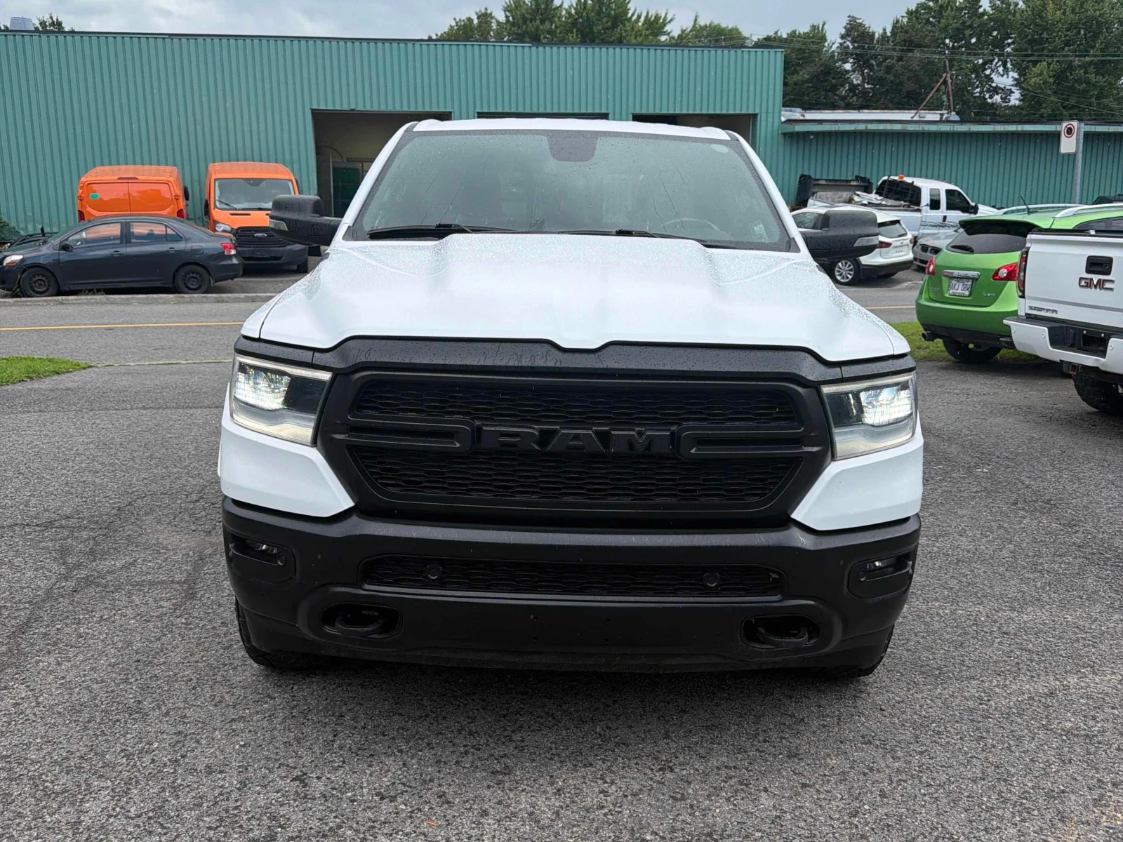 Dodge RAM 1500 * Big Horn * АВТОКРЕДИТ * ГЛАВНО ПРЕДСТАВИТЕЛСТВО, снимка 2 - Автомобили и джипове - 56132719
