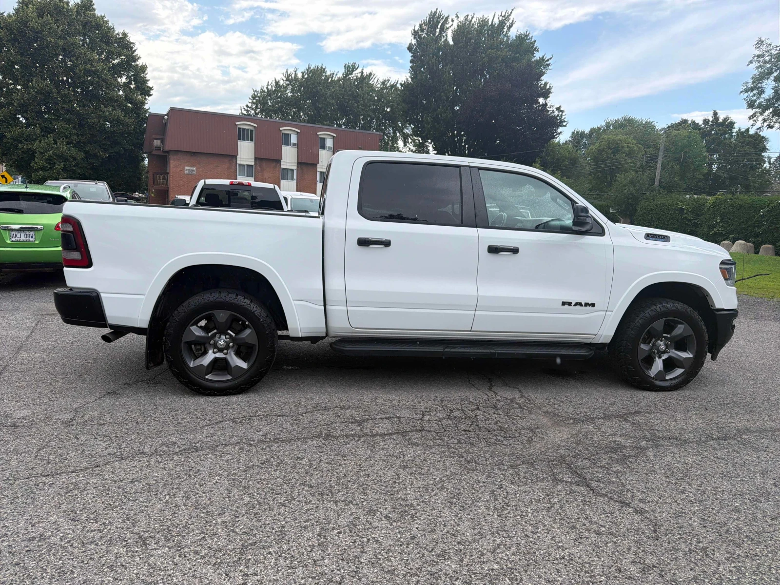 Dodge RAM 1500 * Big Horn * АВТОКРЕДИТ * ГЛАВНО ПРЕДСТАВИТЕЛСТВО, снимка 4 - Автомобили и джипове - 56132719