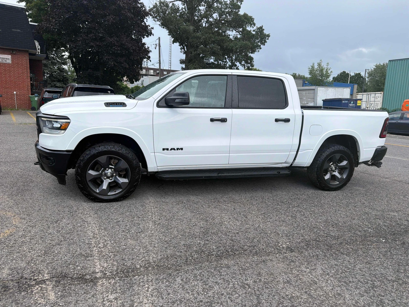 Dodge RAM 1500 * Big Horn * АВТОКРЕДИТ * ГЛАВНО ПРЕДСТАВИТЕЛСТВО, снимка 3 - Автомобили и джипове - 56132719