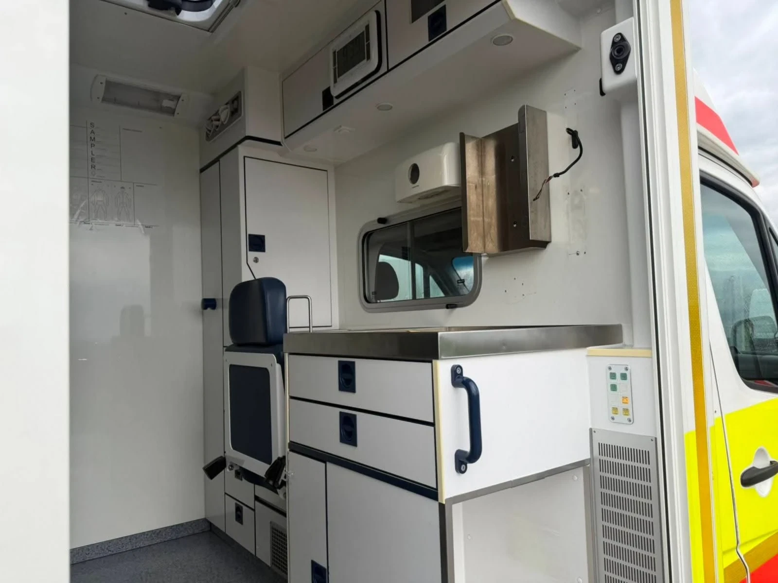 Mercedes-Benz Sprinter 519 Cdi 4x4 190hp 2017, снимка 8 - Бусове и автобуси - 55144162