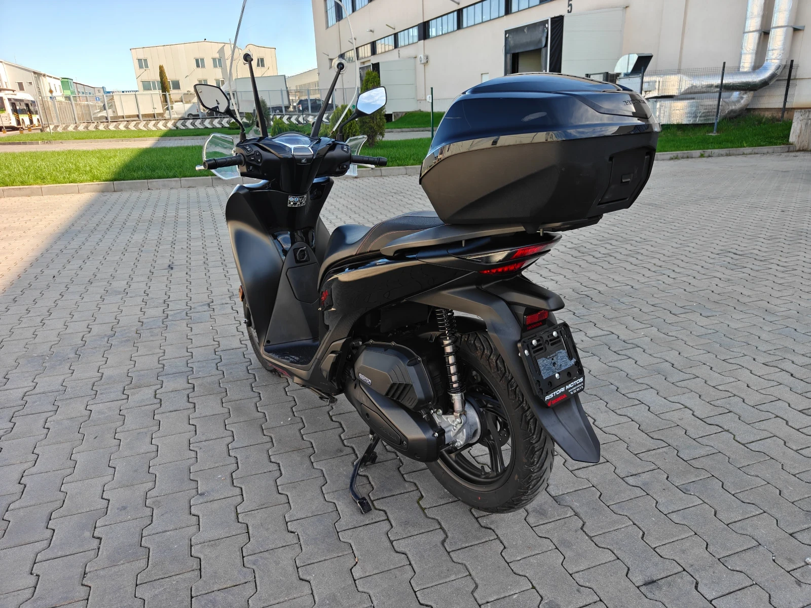 Honda Sh SH 125ieBLCK EDITION, KEYLESS, TCS-ABS, START-STOP, снимка 4 - Мотоциклети и мототехника - 54115928