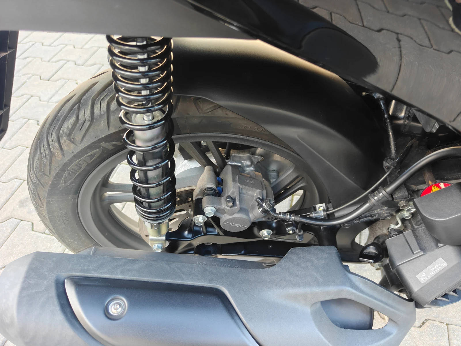 Honda Sh SH 125ieBLCK EDITION, KEYLESS, TCS-ABS, START-STOP, снимка 10 - Мотоциклети и мототехника - 54115928