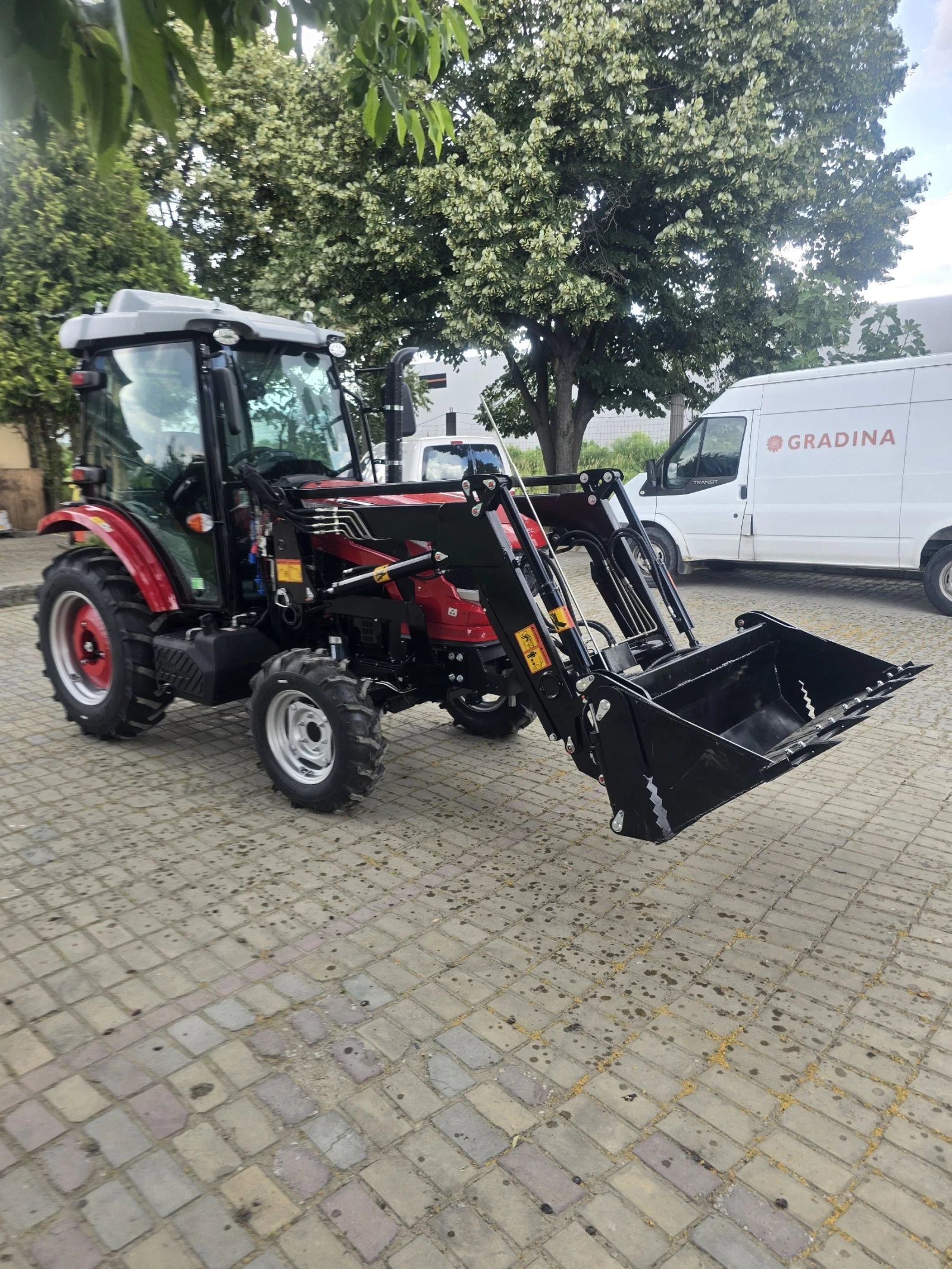 Трактор Yanmar Китайски трактор Hanwo 50к.с. 4 х 4. С челен товар