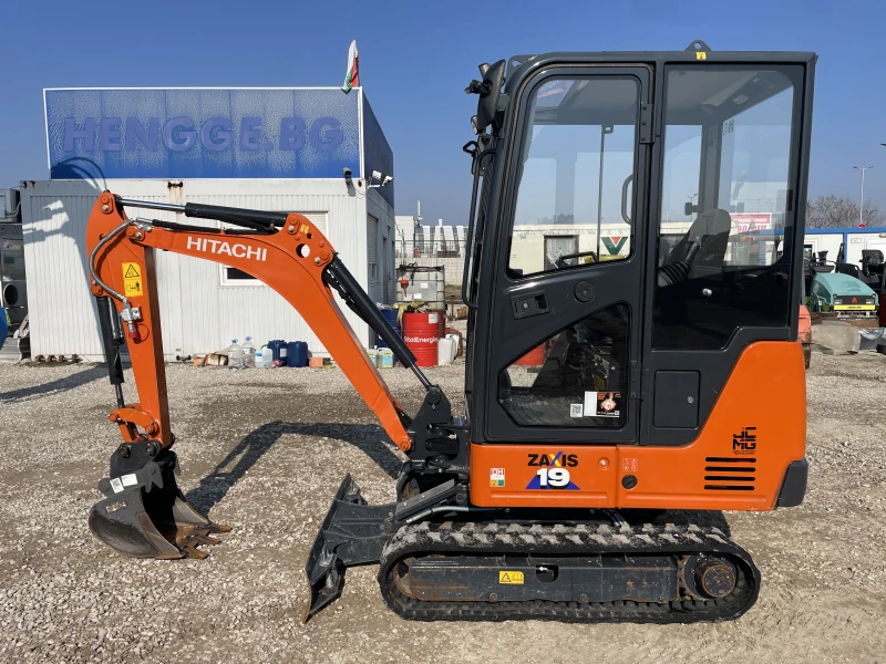 Багер Hitachi ZX 19-6, снимка 1 - Индустриална техника - 49025138