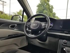 Kia Carnival Automatic, снимка 9