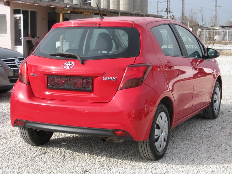 Toyota Yaris 1.0 I, снимка 5 - Автомобили и джипове - 47767890