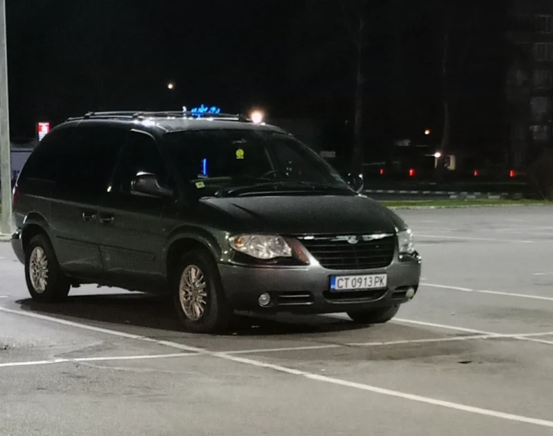 Chrysler Voyager, снимка 1 - Автомобили и джипове - 48457870