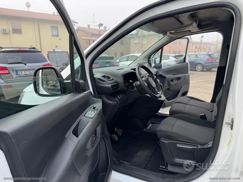 Opel Combo, снимка 12 - Автомобили и джипове - 49338926