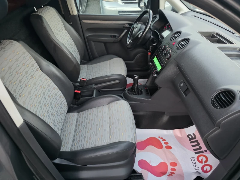 VW Caddy 1.6tdi, снимка 17 - Автомобили и джипове - 51573728