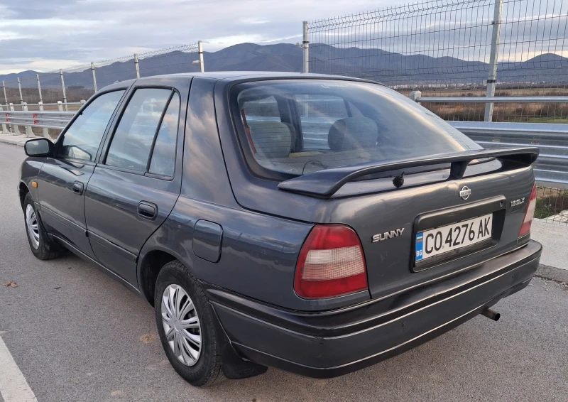Nissan Sunny 1.6i, снимка 5 - Автомобили и джипове - 52676202