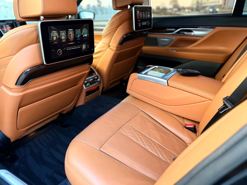 BMW 750 LONG* FULL* 3xTV* M-PACK* PODGR* OBDUH* 360CAMERA*, снимка 11 - Автомобили и джипове - 52922617