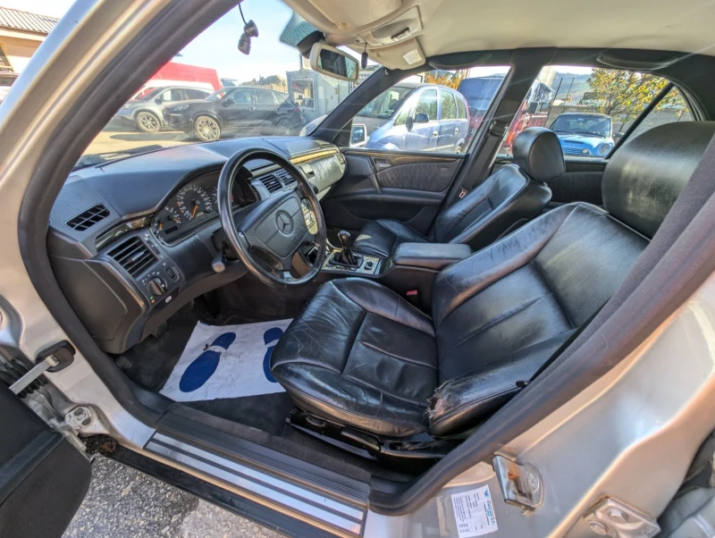 Mercedes-Benz E 200 COMPRESSOR , снимка 7 - Автомобили и джипове - 53060635