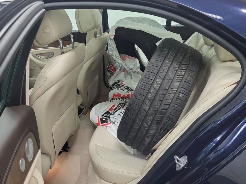 Mercedes-Benz E 400 * CARFAX * ЦЕНА ДО БГ, снимка 11 - Автомобили и джипове - 53236777