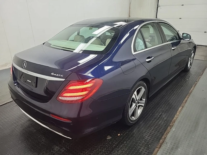 Mercedes-Benz E 400 * CARFAX * ЦЕНА ДО БГ, снимка 4 - Автомобили и джипове - 53236777