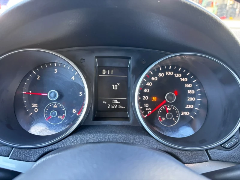 VW Golf 1.6TDI, снимка 13 - Автомобили и джипове - 53258984