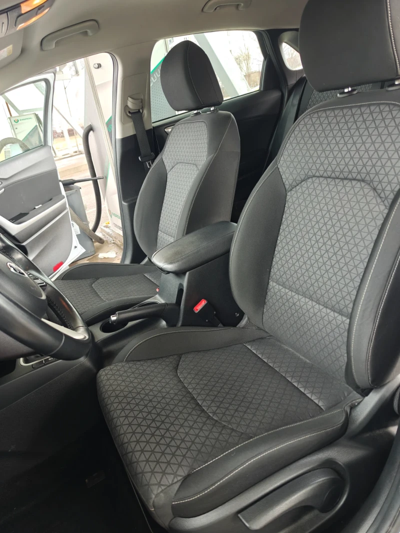 Kia Ceed 1.0 T-GDI, снимка 9 - Автомобили и джипове - 53359886