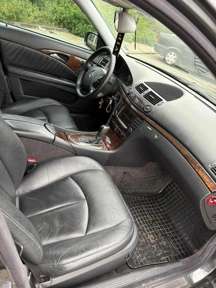 Mercedes-Benz E 270, снимка 7 - Автомобили и джипове - 53618092