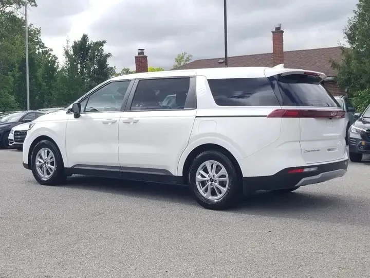 Kia Carnival Automatic, снимка 4 - Автомобили и джипове - 56010908
