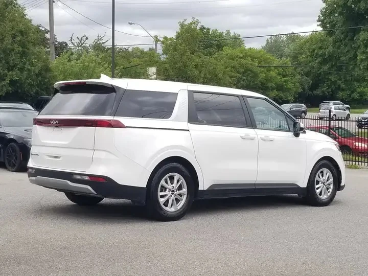 Kia Carnival Automatic, снимка 7 - Автомобили и джипове - 56010908