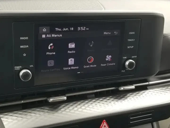 Kia Carnival Automatic, снимка 14 - Автомобили и джипове - 56010908