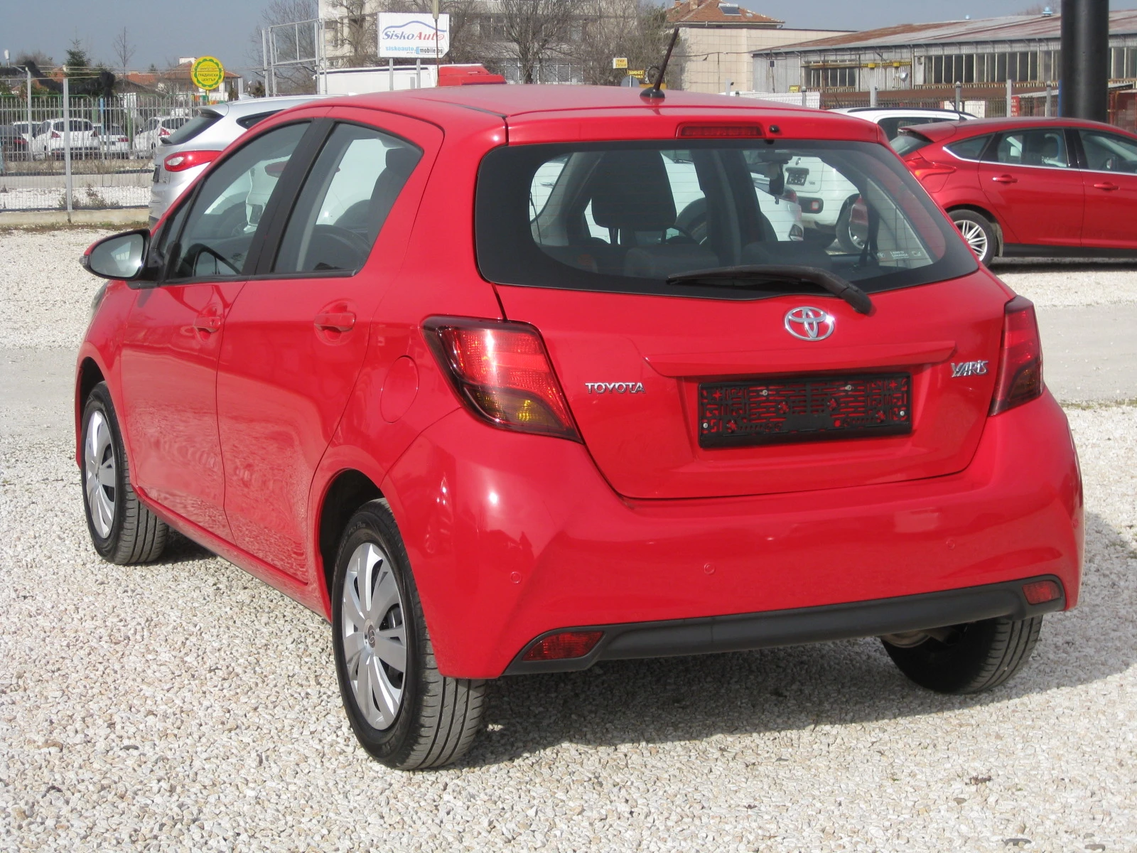 Toyota Yaris 1.0 I - изображение 7